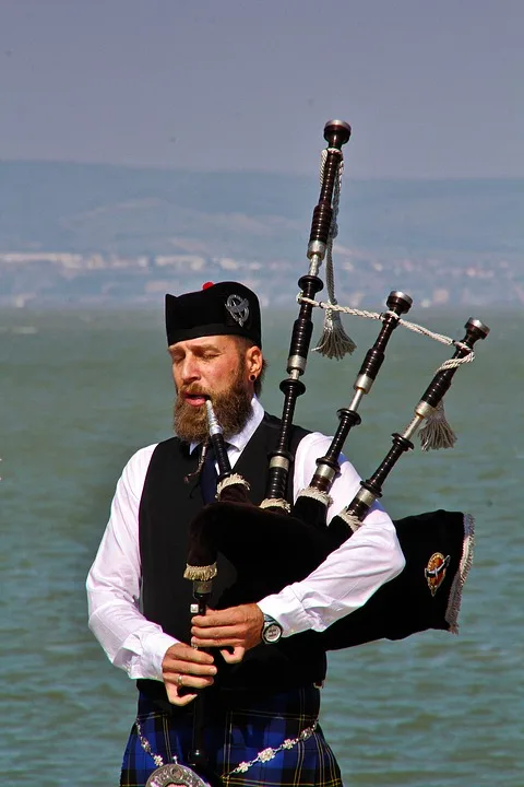 En skotte med säckpipa